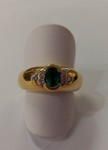 BAGUE EMERAUDE OVALE ET 6 DIAMANTS OR JAUNE 18K