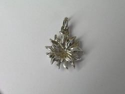 PENDENTIF DE MONTAGNE EDELWEISS OR BLANC 18k