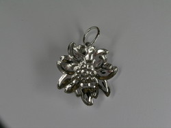 PENDENTIF DE MONTAGNE EDELWEISS OR BLANC 18k