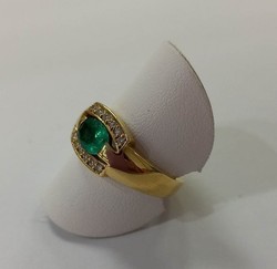 BAGUE EMERAUDE OVALE ET DIAMANTS OR JAUNE 18 K