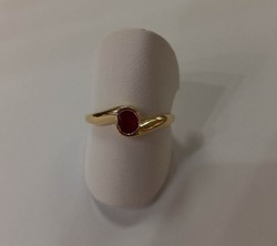 BAGUE RUBIS OVALE OR JAUNE 18 CARATS