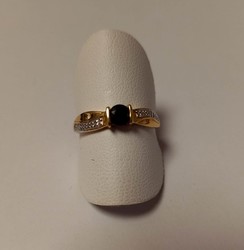 BAGUE SAPHIR RONDE SERTIS 2 BARRETTES OR JAUNE 18 K